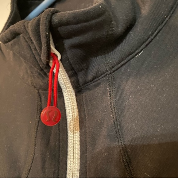 LULULEMON Activewear Top Size 2 - Picture 3 of 10